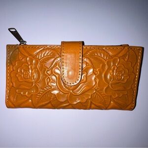 🆕Patricia Nash Sun Yellow Embossed Leather RFID Wallet